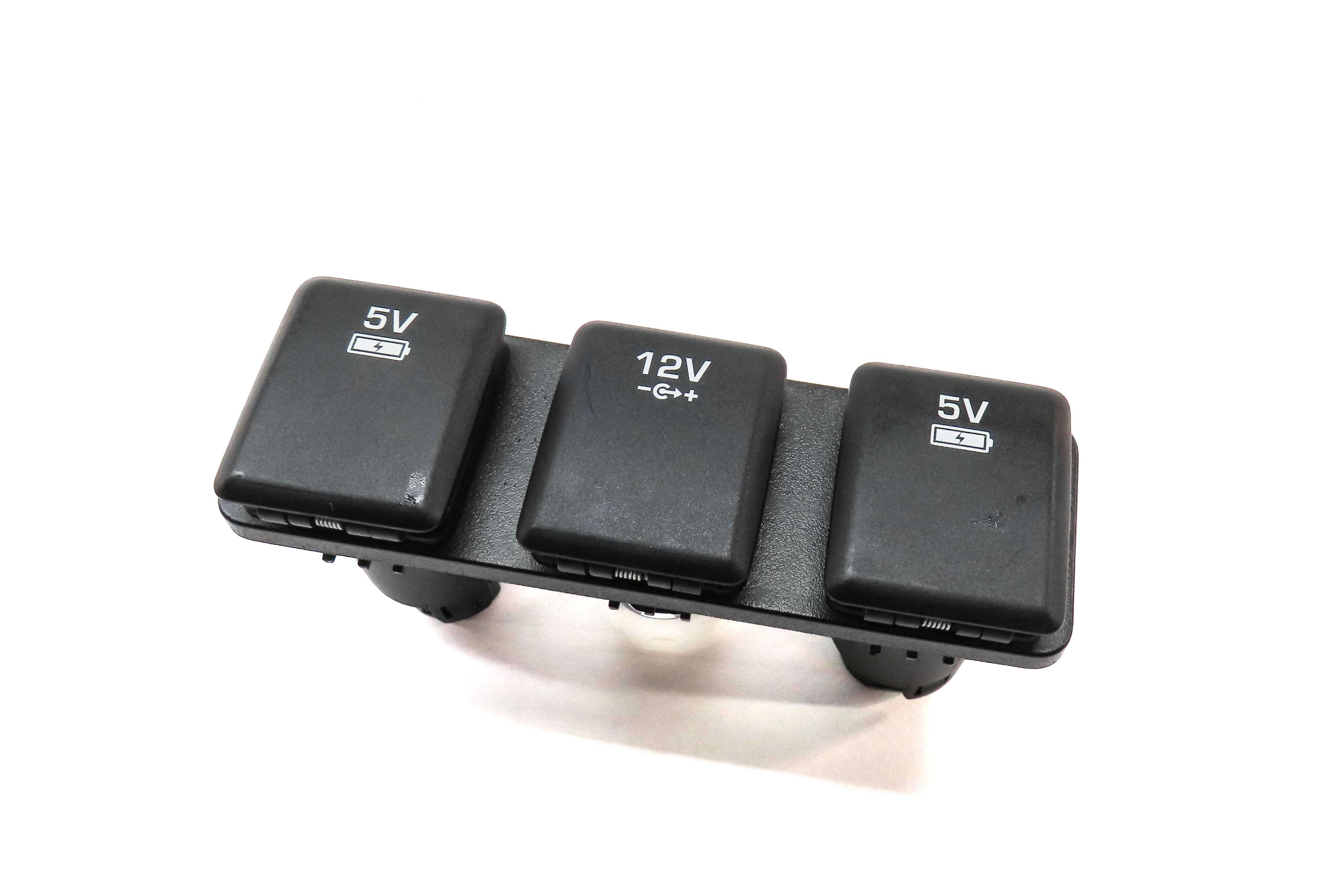 2016 LAND ROVER DISCOVERY SPORT (L550) REAR 5V 12V SOCKET CHARGING PLUG PANEL — exact item pictured